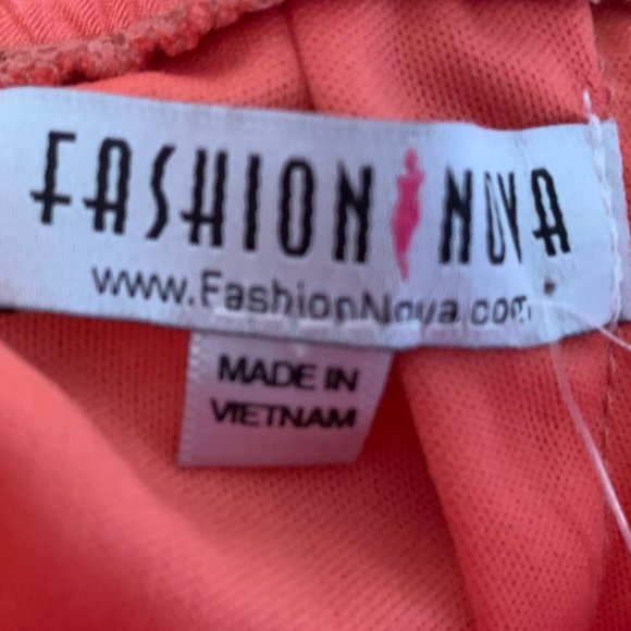 NWT Fashion Nova Trouble In Paradise Coral Jumpsuit Size S - Picture 12 of 16